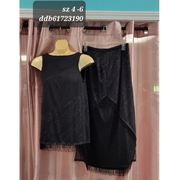 Size 4-6 2 pieced Black beaded fringed top and skirt - Picture 1 of 1